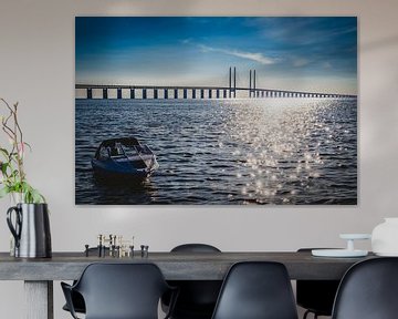 Naviguer vers l'horizon : ambiance enchanteresse du soir à Oresundsbron sur Cristel Brouwer