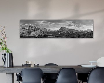 Panorama de montagne des Dolomites près des Trois Cimets et de Misurina. Image en noir et blanc. sur Manfred Voss, Schwarz-weiss Fotografie