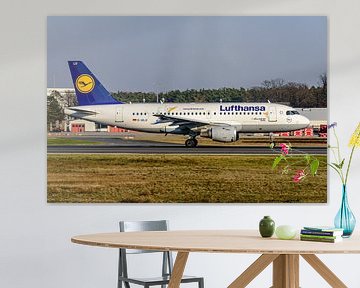 Lufthansa Airbus A319-100 met Jetfriends livery. van Jaap van den Berg