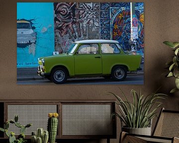 Un trabant pour le mur de Berlin sur Marian Sintemaartensdijk