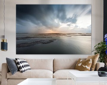 Dunkle Wolken auf dem Wattenmeer von KB Design & Photography (Karen Brouwer)