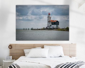 Phare de Marken dans l'Ijsselmeer. sur Arjan van der Veer