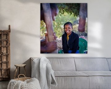 Lächelndes namibisches Mädchen von Eddie Meijer