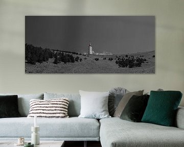 Panorama en noir et blanc du mât émetteur du Mont Ventoux