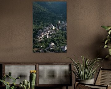 Magnifique village de montagne français à l'heure dorée sur Guido Boogert