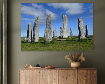 Die Calanais Standing Stones sind eine Sammlung stehender Steine in der Nähe des Dorfes Calanais an der Westküste der Isle of Lewis, einer der Äußeren Hebriden Schottlands. von Rini Kools