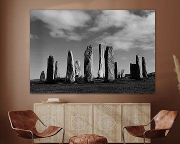 Die Calanais Standing Stones sind eine Sammlung stehender Steine in der Nähe des Dorfes Calanais an der Westküste der Isle of Lewis, einer der Äußeren Hebriden Schottlands. von Rini Kools