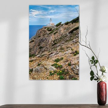 Far de Capdepera avec fleurs