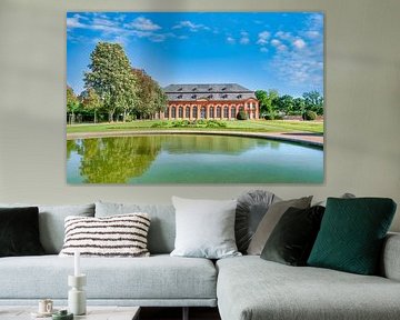 Vue de l'Orangerie de Darmstadt au début du printemps sur pixxelmixx