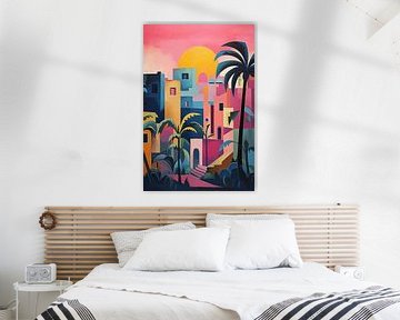 Zonsondergang in een tropische stad met kleurrijke gebouwen en palmbomen van Laila Bakker
