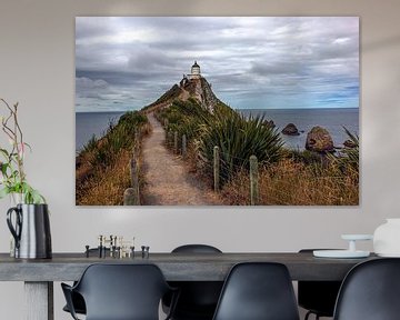 Nugget point lighthouse, in het zuidoosten van Nieuw Zeeland van Jeroen van Deel
