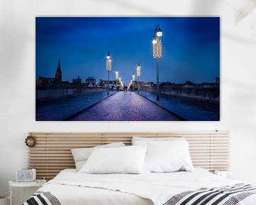 Blue hour photo of the Sint Servaatbrug in Maastricht by Bart Ros