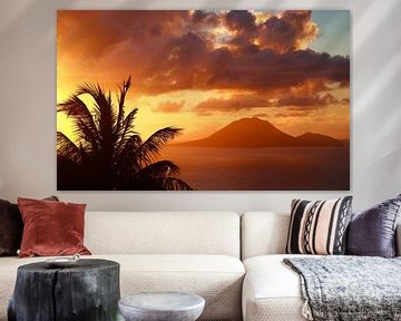 Caribische Zonsondergang met zicht op Sint Eustatius van Bastiaan Van der Ploeg