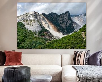 Marmorsteinbruch bei Carrara in den apuanischen Bergen von Animaflora PicsStock