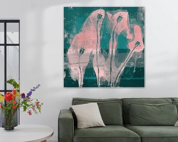 Kleurrijke abstracte botanische kunst met bloemen in groen en roze. van Dina Dankers