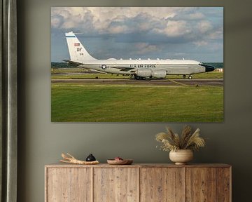 Boeing RC-135 Rivet Joint geland op RAF Mildenhall. von Jaap van den Berg