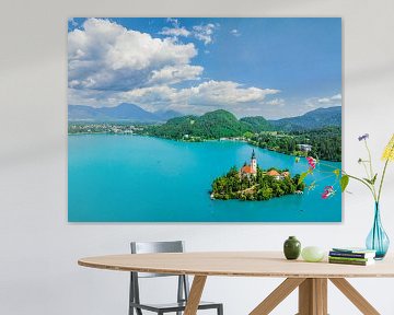 Het meer van Bled met het eiland Bled in Slovenië tijdens de lente van Sjoerd van der Wal Fotografie