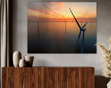 Windturbinen in einem Offshore-Windpark bei Sonnenuntergang von Sjoerd van der Wal Fotografie