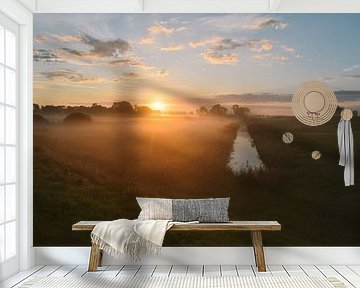 Mistige zomerse zonsopkomst van Jisca Lucia