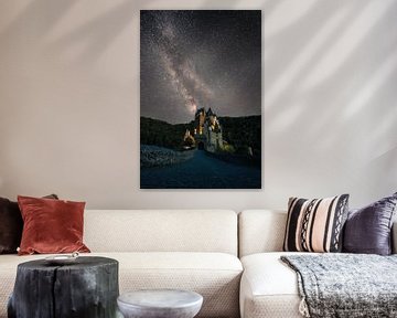 Melkweg in een sprookjeslandschap