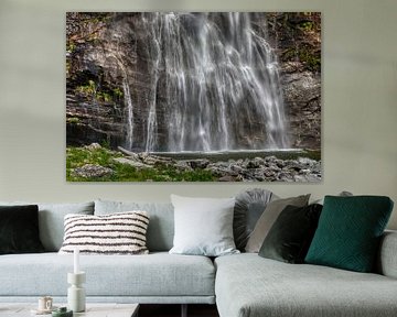 Chute d'eau dans la vallée Maggia près de Via Malpensata sur Dieter Fischer