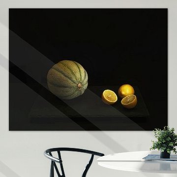 Nature morte au melon et aux citrons .