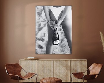 Champagne op het strand -  Zomer Zwart-Wit Moderne Fotografie van Dagmar Pels