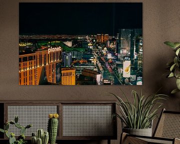 Las Vegas brightly lit at night by Patrick Groß