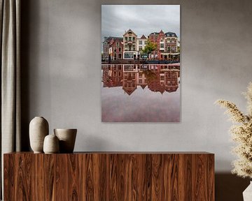 Leiden - Spiegeltje op de Turfmarkt - Staand (0064) van Reezyard