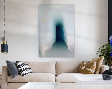 Un tunnel sombre dans la glace sur Frank's Awesome Travels