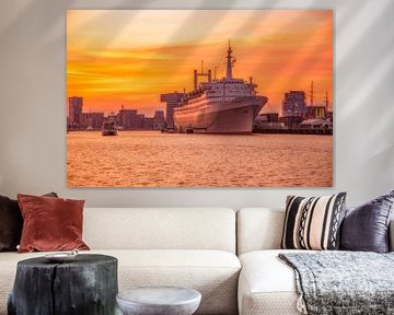 SS Rotterdam in beautiful colours during World Port Days by John Kreukniet