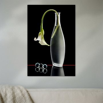 white calla lily with marbles