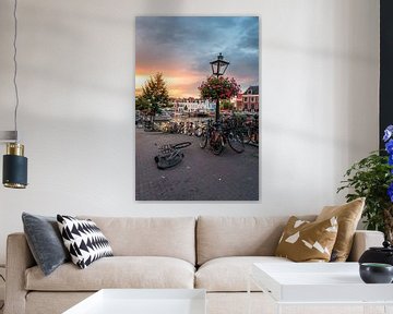 Leiden - Cycling against lamppost on Aalmarkt (0120) by Reezyard