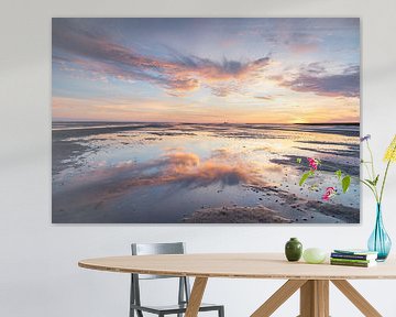 Profiter d'un ciel magnifique sur la mer des Wadden près d'Ameland sur Meindert Marinus