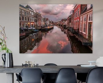 Leiden - reflecties in de Nieuwe Rijn (0125) van Reezyard