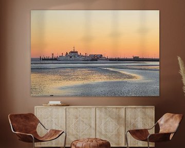 Ameland am Fährhafen in der goldenen Stunde von Meindert Marinus