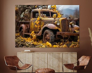 Alter verfallener Oldtimer-Truck auf einem Bauernhof von Animaflora PicsStock