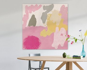 Abstracte organische vormen in pastelkleuren. Geel, roze, grijs en wit.