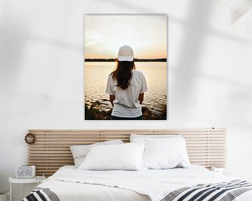 Vrouw bij het meer