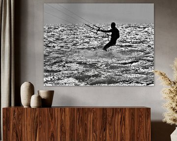 Kitesurfer in tegenlicht van BHotography