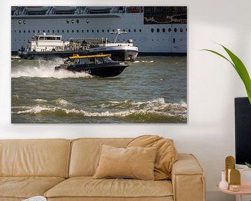 Watertaxi MSTX 6 op de Nieuwe Maas Rotterdam van scheepskijkerhavenfotografie