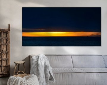 Zonsondergang over de Lofoten-eilanden in Noord-Noorwegen van Sjoerd van der Wal Fotografie