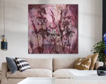 Moderne abstracte botanische kunst. Bloemen en planten in roze, paars, bruin.