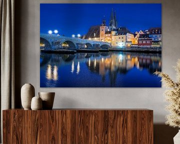 Donaufufer in Regensburg zur blauen Stunde von ManfredFotos