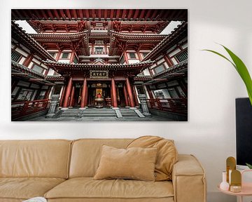 The beautiful Buddha Tooth Relic Temple in Singapore. by Claudio Duarte