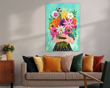 Femme tenant un bouquet de fleurs coloré sur Aniet Illustration