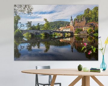 De kerk van Kallmünz aan de rivier Naab van ManfredFotos