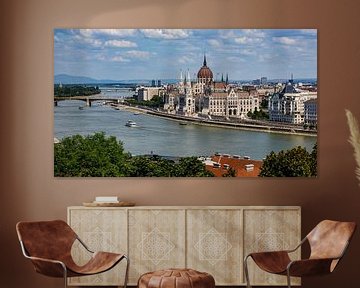 Das ungarische Parlament in Budapest an der Donau von Roland Brack