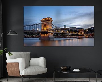 Le pont des chaînes au-dessus du Danube à Budapest sur Roland Brack