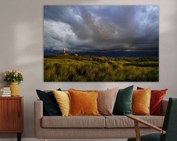 Texeler Leuchtturm in den Dünen an einem stürmischen Herbstmorgen von Sjoerd van der Wal Fotografie